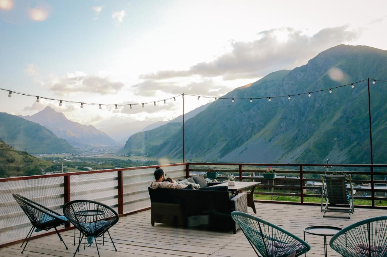 Alpenhaus Kazbegi Hotel & Restaurant Ngoại thất bức ảnh