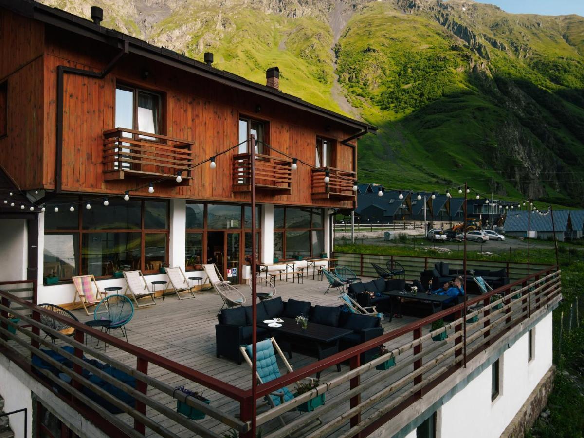 Alpenhaus Kazbegi Hotel & Restaurant Ngoại thất bức ảnh