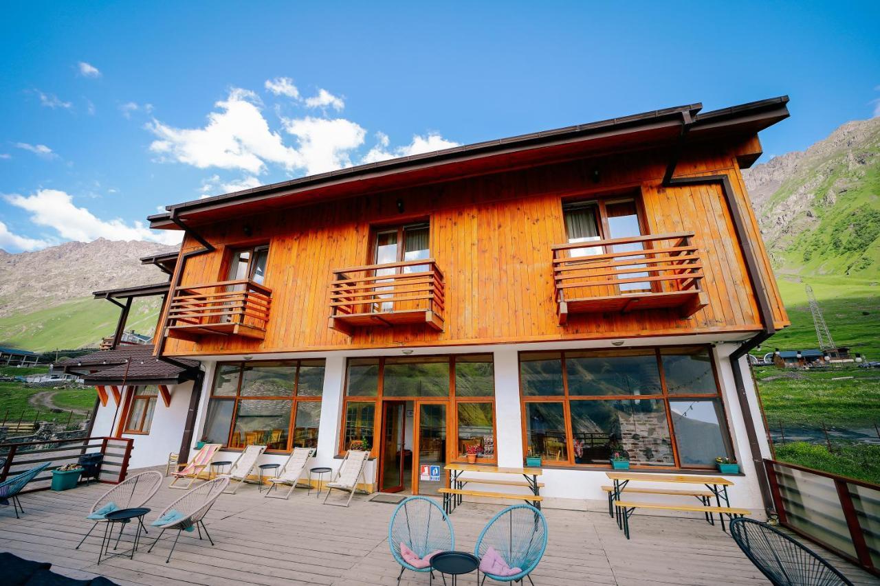 Alpenhaus Kazbegi Hotel & Restaurant Ngoại thất bức ảnh