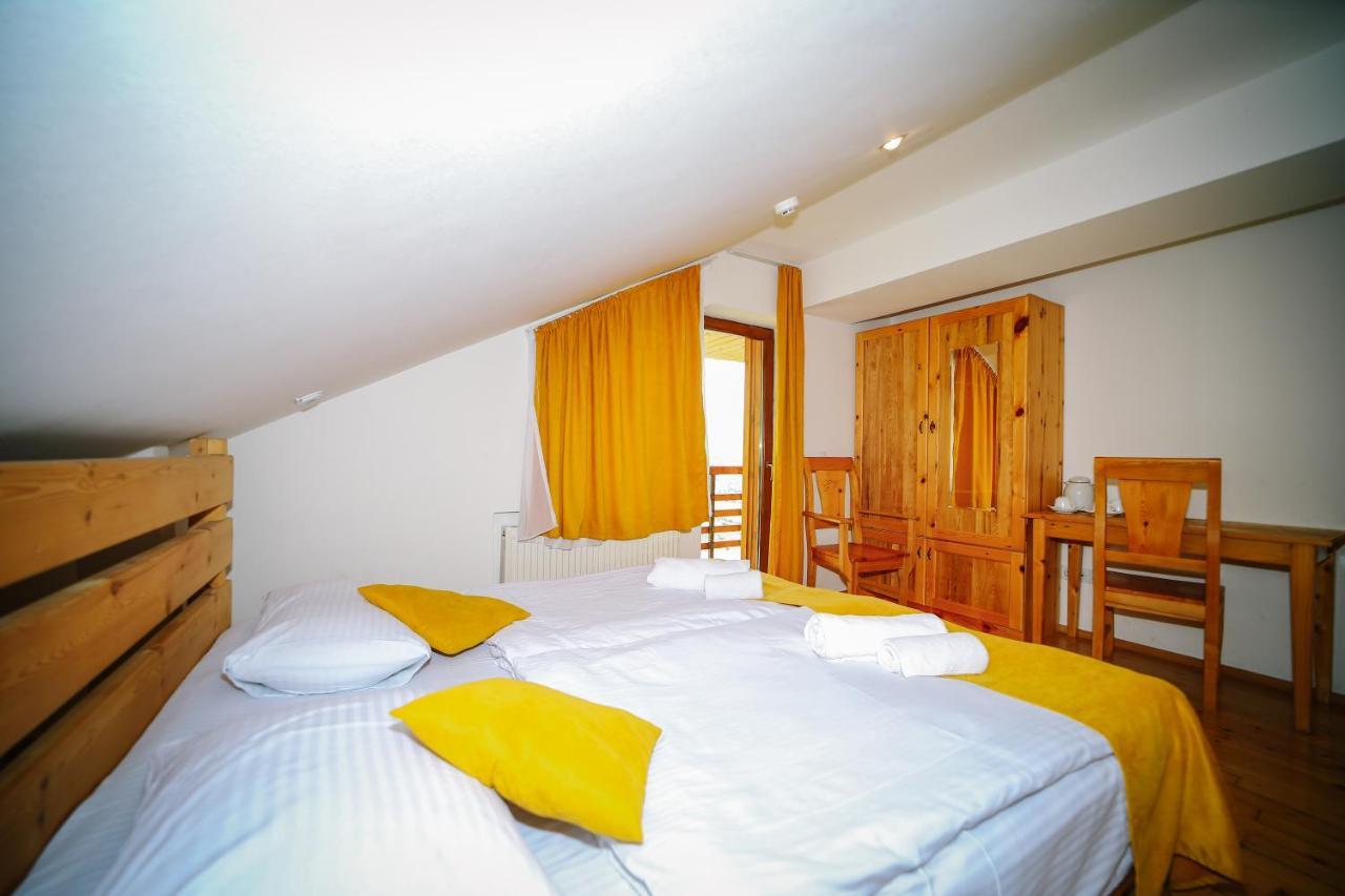 Alpenhaus Kazbegi Hotel & Restaurant Ngoại thất bức ảnh