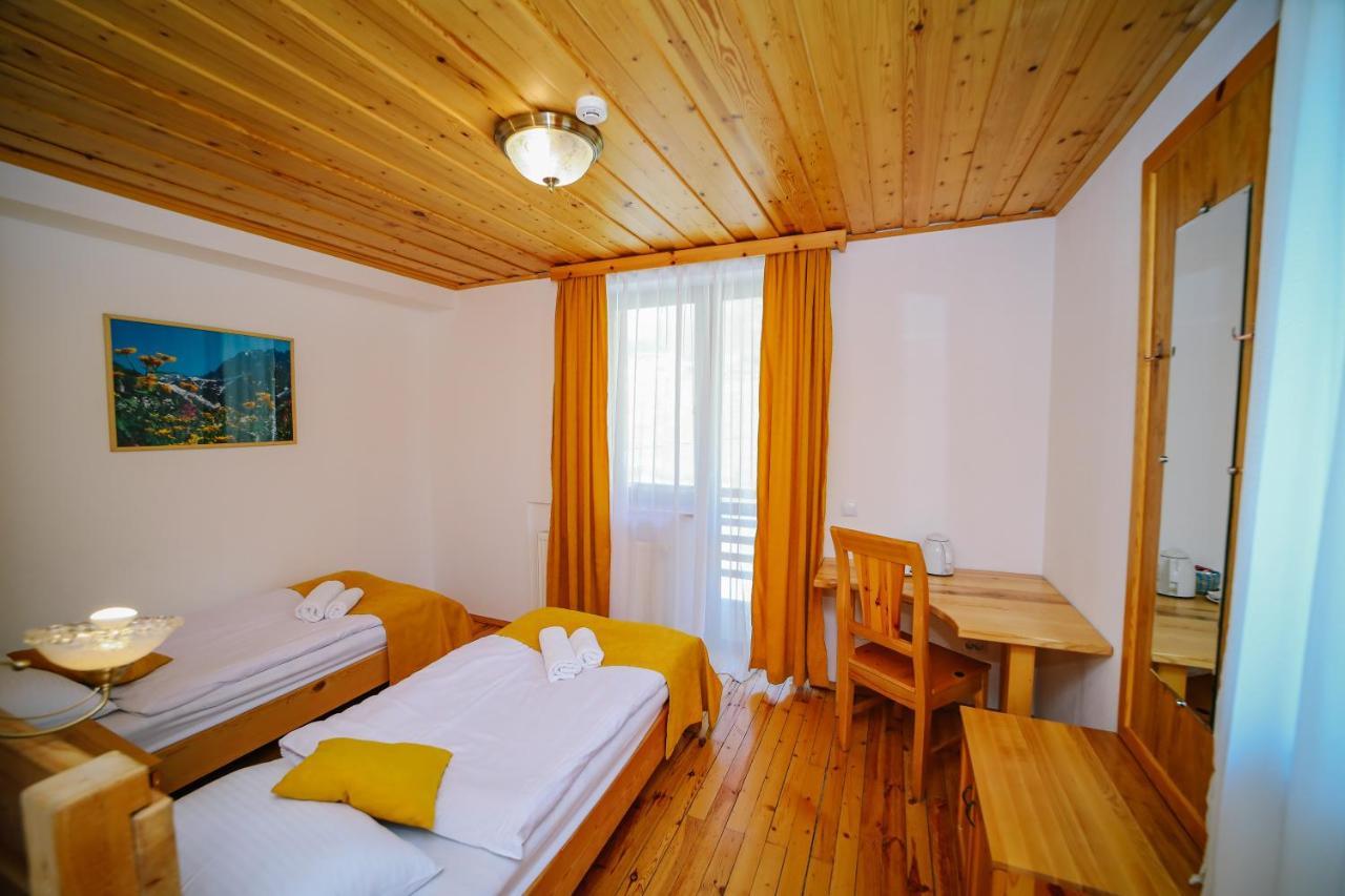 Alpenhaus Kazbegi Hotel & Restaurant Ngoại thất bức ảnh