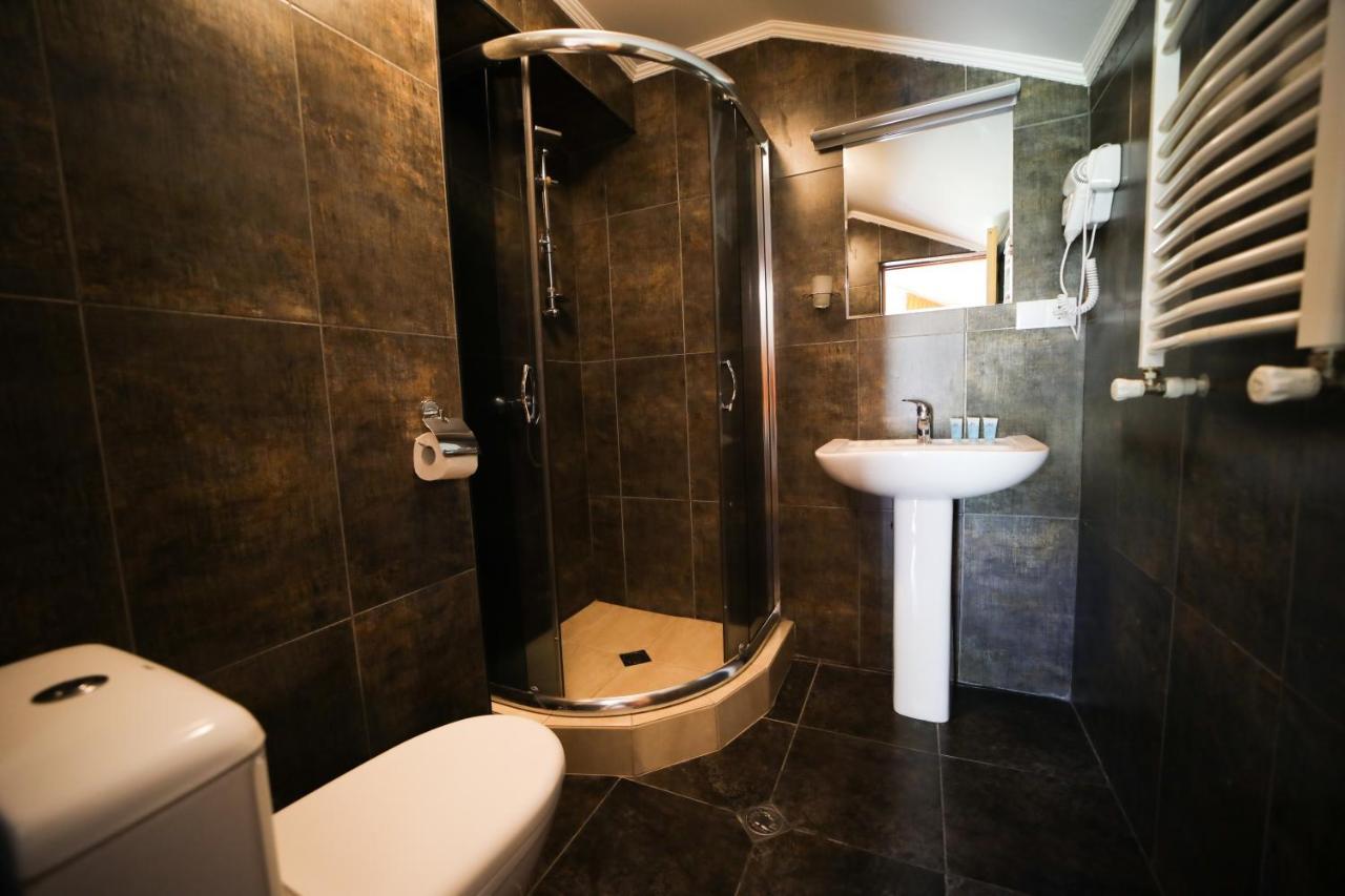 Alpenhaus Kazbegi Hotel & Restaurant Ngoại thất bức ảnh