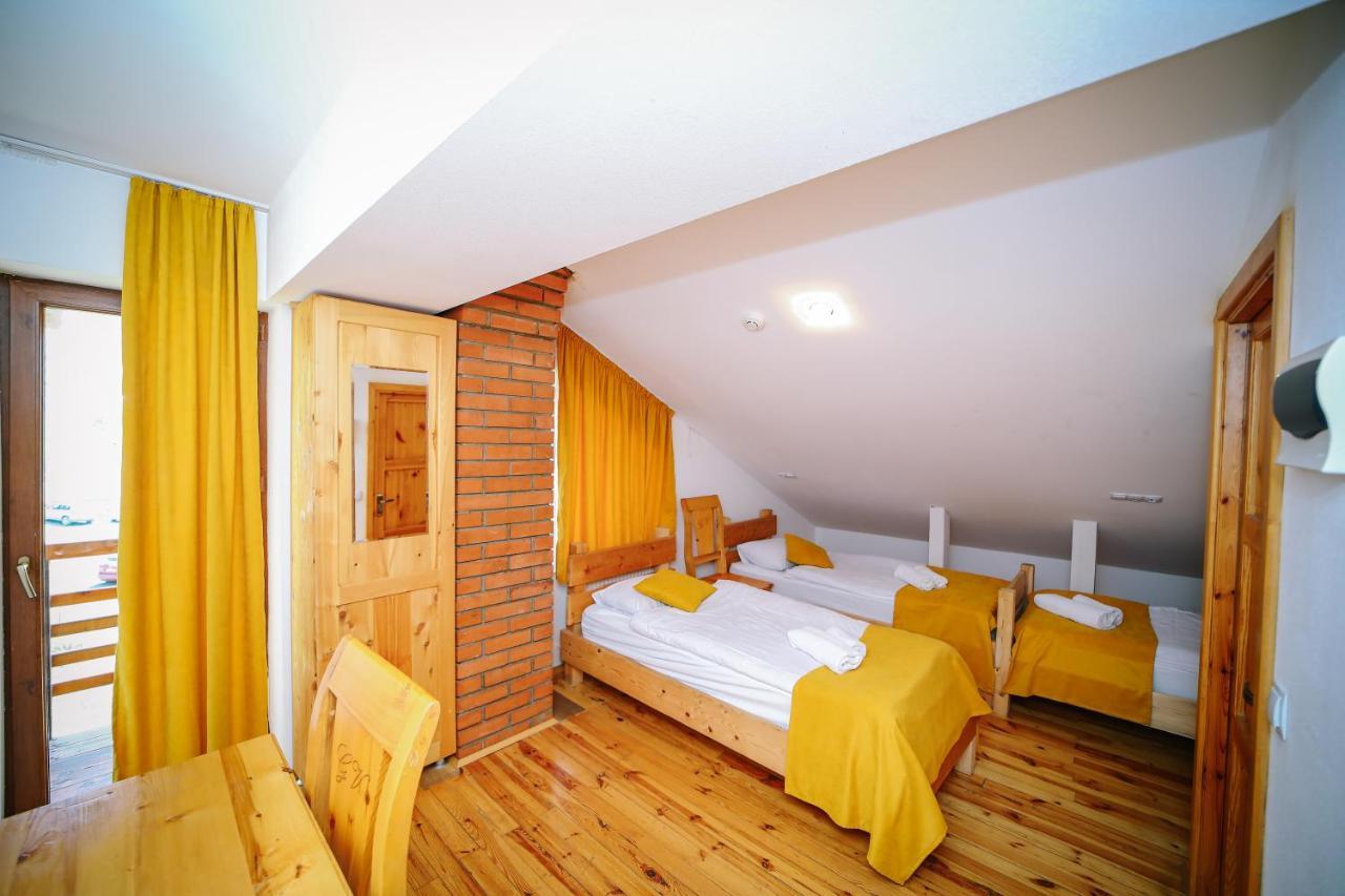 Alpenhaus Kazbegi Hotel & Restaurant Ngoại thất bức ảnh