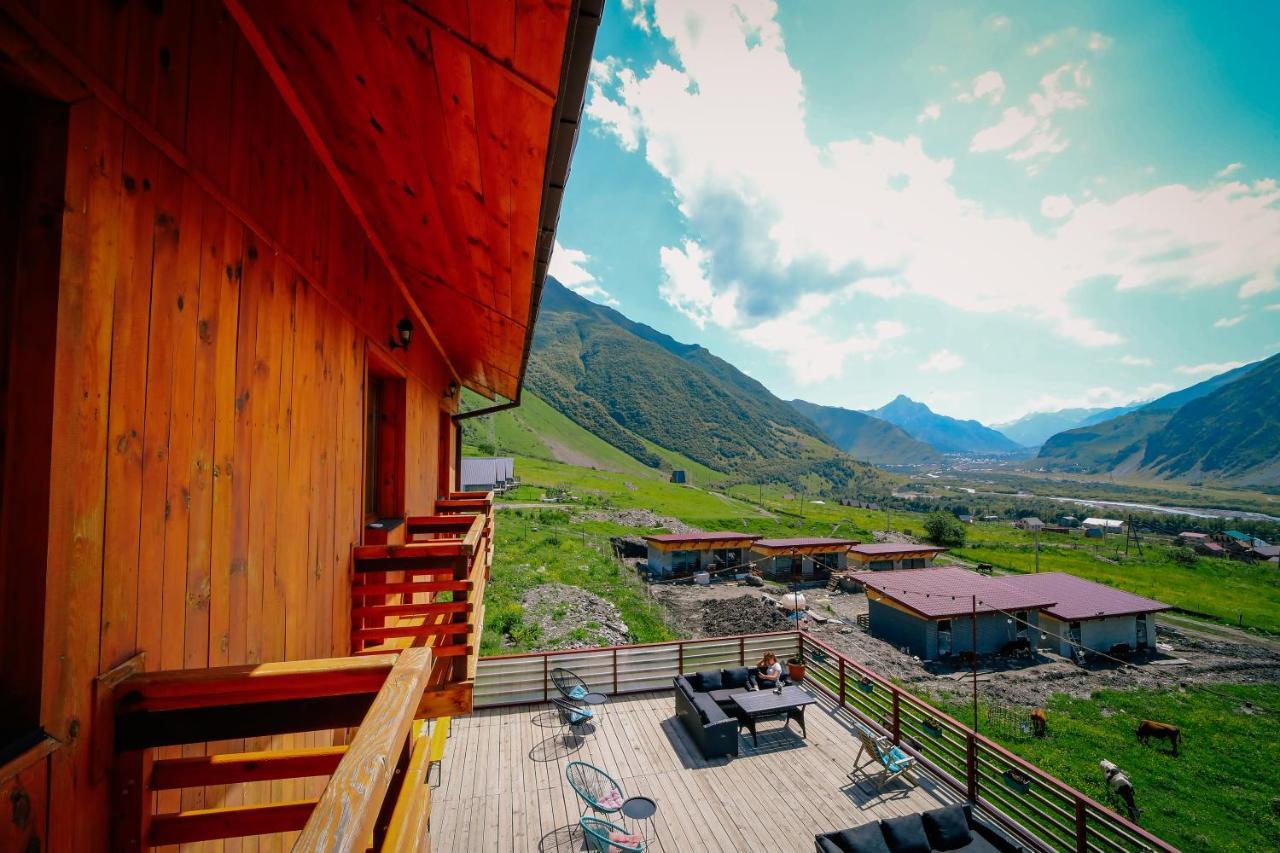 Alpenhaus Kazbegi Hotel & Restaurant Ngoại thất bức ảnh